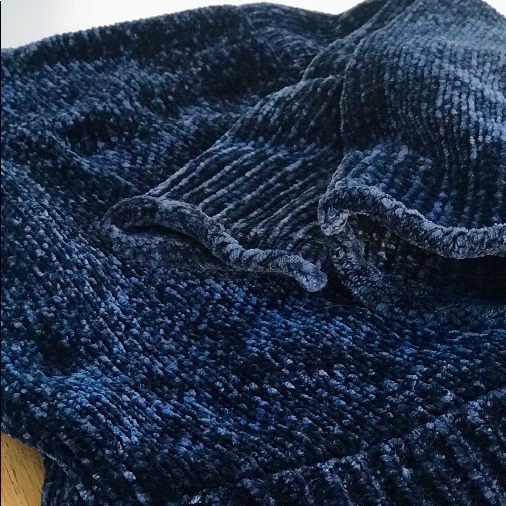Cute and Cozy Zara Knit Sweater! ❄️